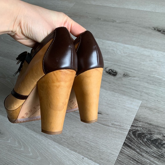 Hinge Retro Style Platform Block Heels, Size 6 - Picture 13 of 16